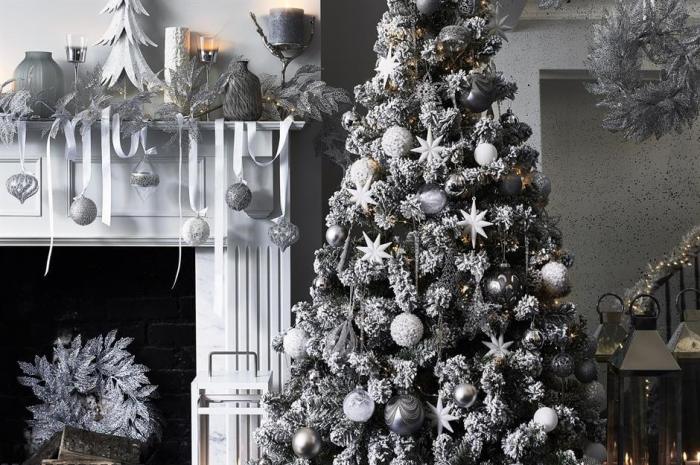 Black christmas tree decor ideas