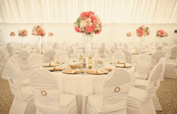 Elegant wedding head table decor