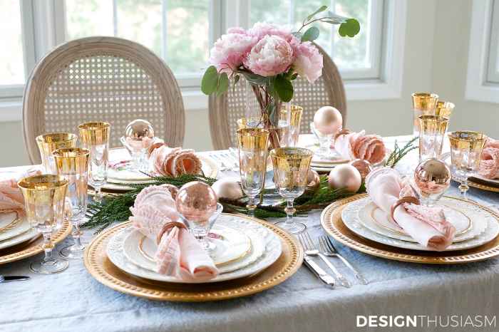 Pink gold table decor