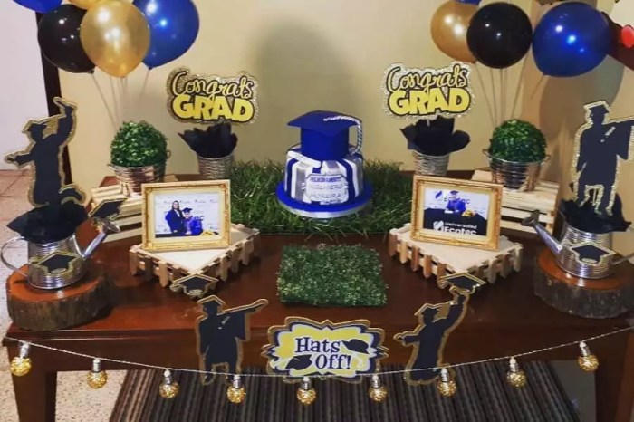 Graduation party table decor